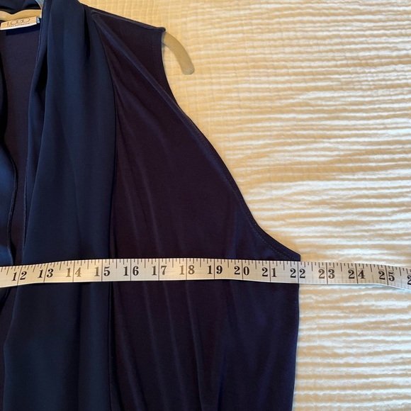 LOGO by Lori Goldstein Sleeveless Topper Size Medium - Picture 7 of 10